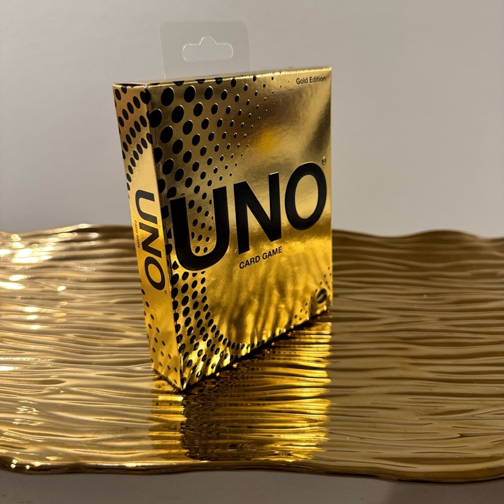 UNO Card Game: Gold Edition. Collectible Deck with Foil Accents. NEW - Picture 2 of 8